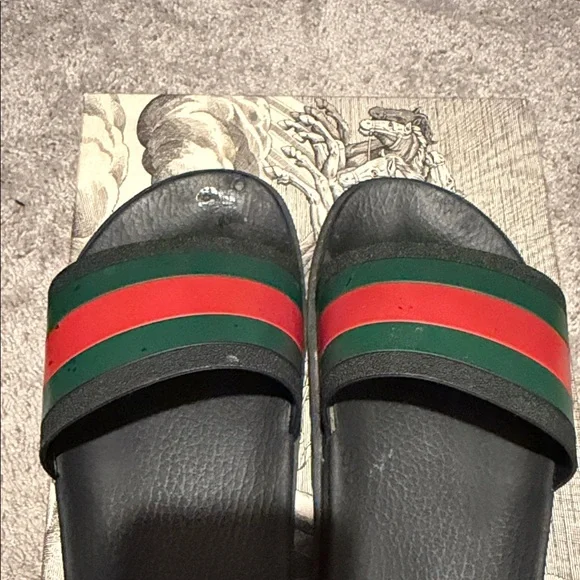 Gucci Black Slides with Signature Green and Red Stripes - Picture 4 of 6